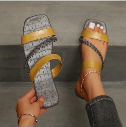 Woven Flat Slippers Crossover SandalsDobaDealsexpress.shopWoven Flat Slippers Crossover SandalsDetails
Square Toe Design: Square open toe design has always been a trend element of sandals, these design will make you more fashionable.
Non Slip Outsoles: The ru