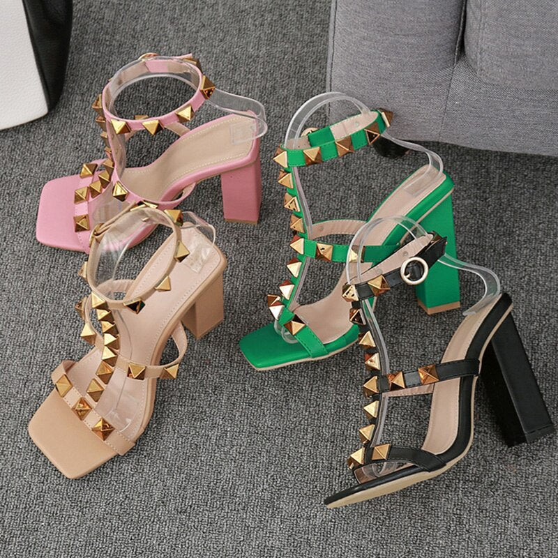 Women's Fashion High HeelsDealsexpress.shopDealsexpress.shopFashion High HeelsSpecifications:
Heel Type: Square Heels
Heel Height: Super High (8cm-up)
Toe Shape: Square Toe
Pattern Type: Solid
Upper Material: PU
Lining Material: PU
Insole Mate