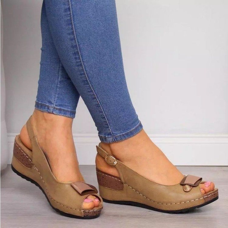 Woman Sandals Retro Wedges Summer Wedge Sandals Female Casual Sewing WDobaDealsexpress.shopWoman Sandals Retro Wedges Summer Wedge Sandals Female Casual Sewing Women Shoes Comfortable Ladies Sandalias vbn688Specification
Brand:no brand
Details
Brand Name:YBQJOOHeel Height:Med (3cm-5cm)With Platforms:YesPlatform Height:0-3cmSandal Type:GLADIATOROrigin:Mainland ChinaOccas
