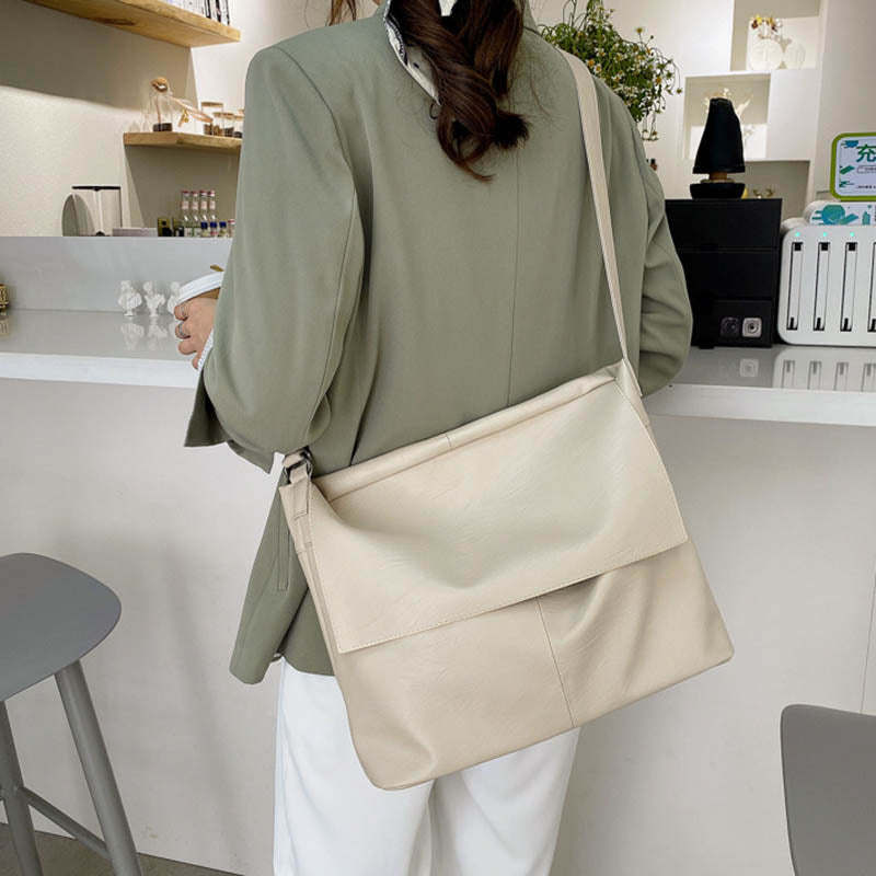 Luxury Designer Handbags for Women Large Capacity Tote Bag CommuterDobaDealsexpress.shopWomen Large Capacity Tote Bag CommuterDetails
Handbags Type: Shoulder BagsTypes of bags: Shoulder &amp; Crossbody BagsMain Material: PULining Material: PolyesterShape: Casual ToteHardness: SOFTPattern Ty