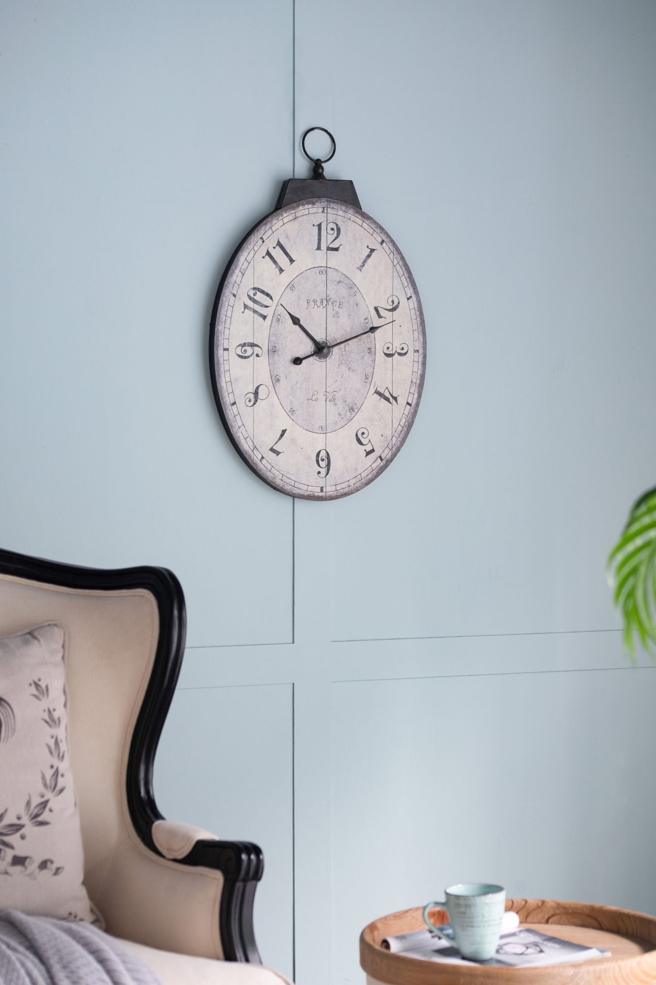 18" x 29" Antique White Oval Wall Clock, Traditional Vintage Home DecoDobaDealsexpress.shop29" Antique White Oval Wall Clock, Traditional Vintage Home Decor ClockSpecification
Main Color:Ivory
Main Material:MDF
Details
Product Features:
Measuring an oversized 18W x 29H x 1D, this accent timepiece is an ideal size to be displa